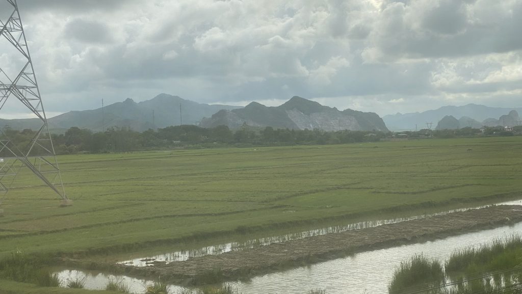 Experience Day Trip Train from Da Nang to Dong Hoi – Vietnam Travel